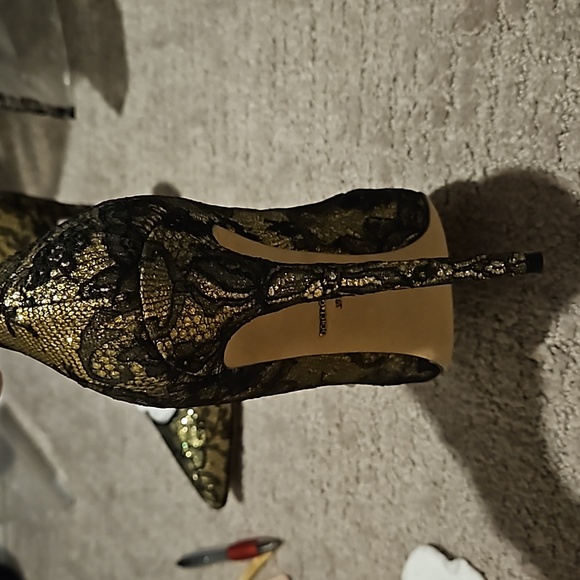 Like new- Dolce & Gabbana heels - Picture 4 of 5